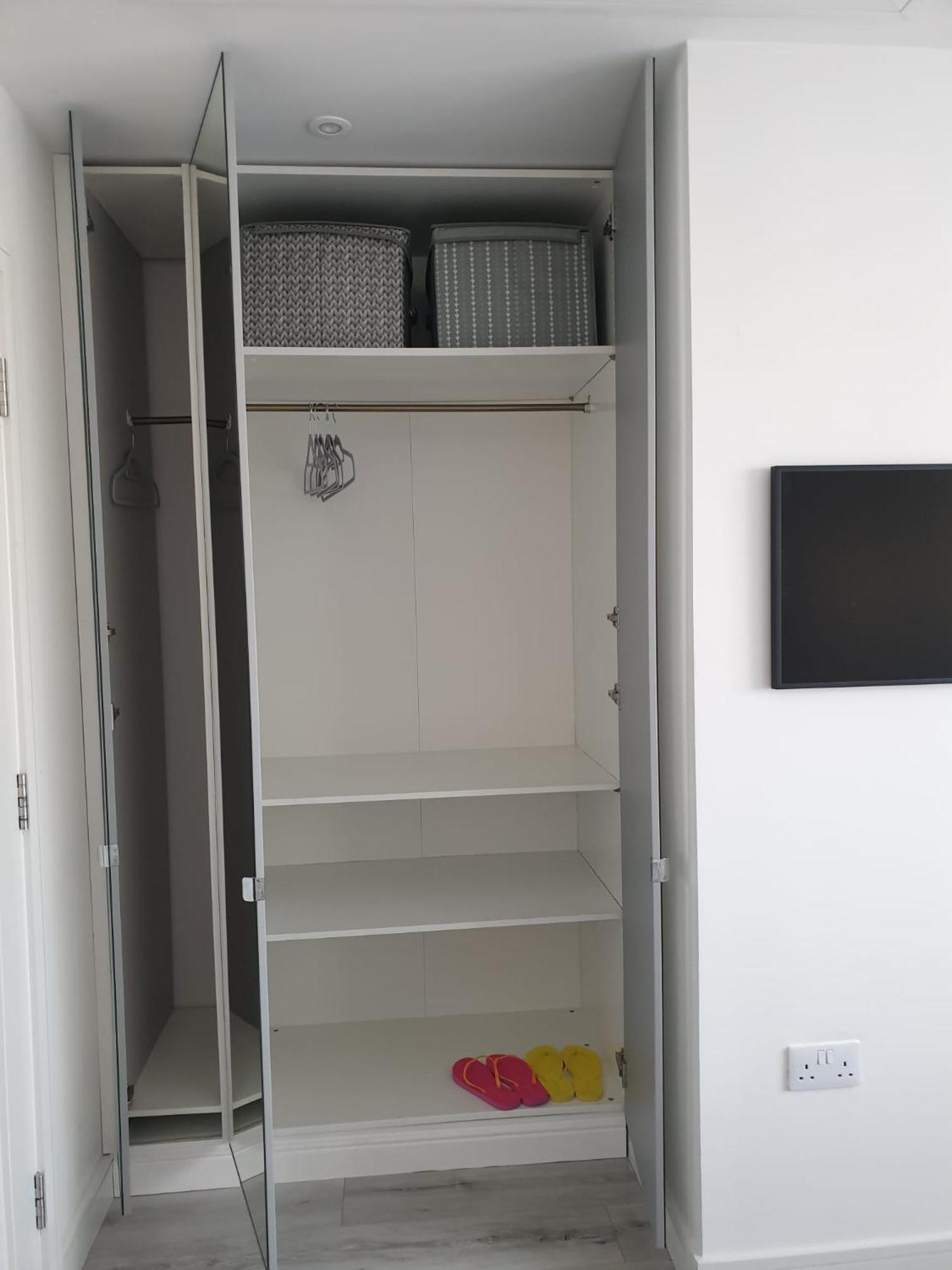 Barnoaks House - Private Room Ensuite Bathroom Homestay 더블린 외부 사진