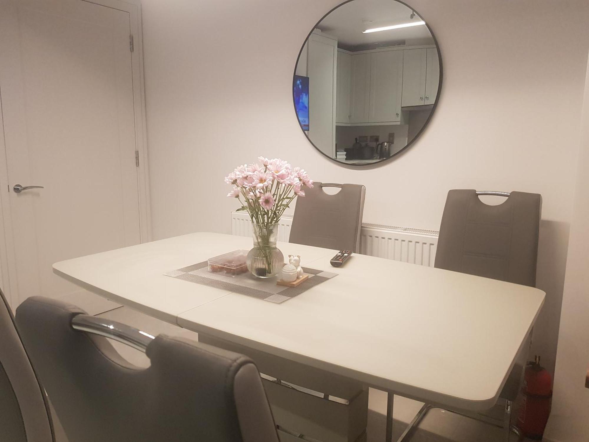 Barnoaks House - Private Room Ensuite Bathroom Homestay 더블린 외부 사진