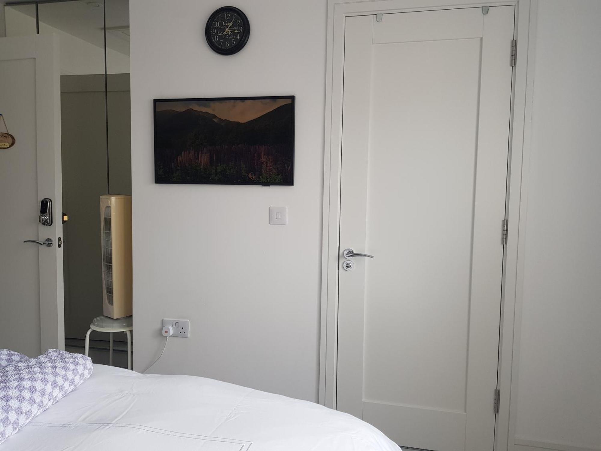Barnoaks House - Private Room Ensuite Bathroom Homestay 더블린 외부 사진
