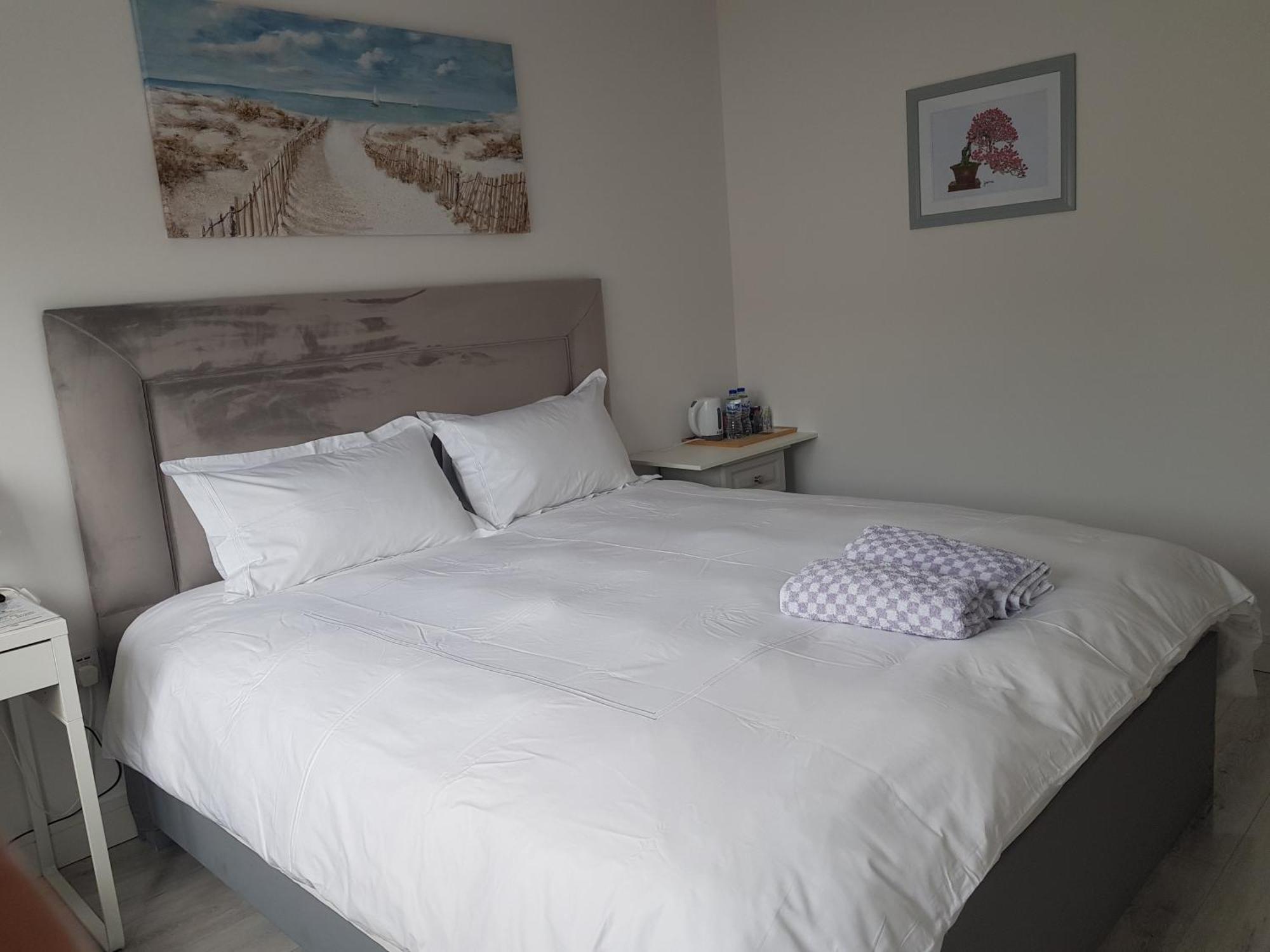 Barnoaks House - Private Room Ensuite Bathroom Homestay 더블린 외부 사진